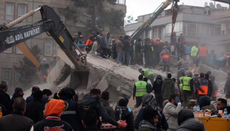 Son Dakika: 10 ili vuran depremde bilanço çok ağır! Hayatını kaybedenlerin sayısı her geçen dakika artıyor