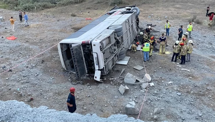 İstanbul Havalimanı’nda çalışan personelleri taşıyan servis aracı şarampole yuvarlandı: 27 yaralı